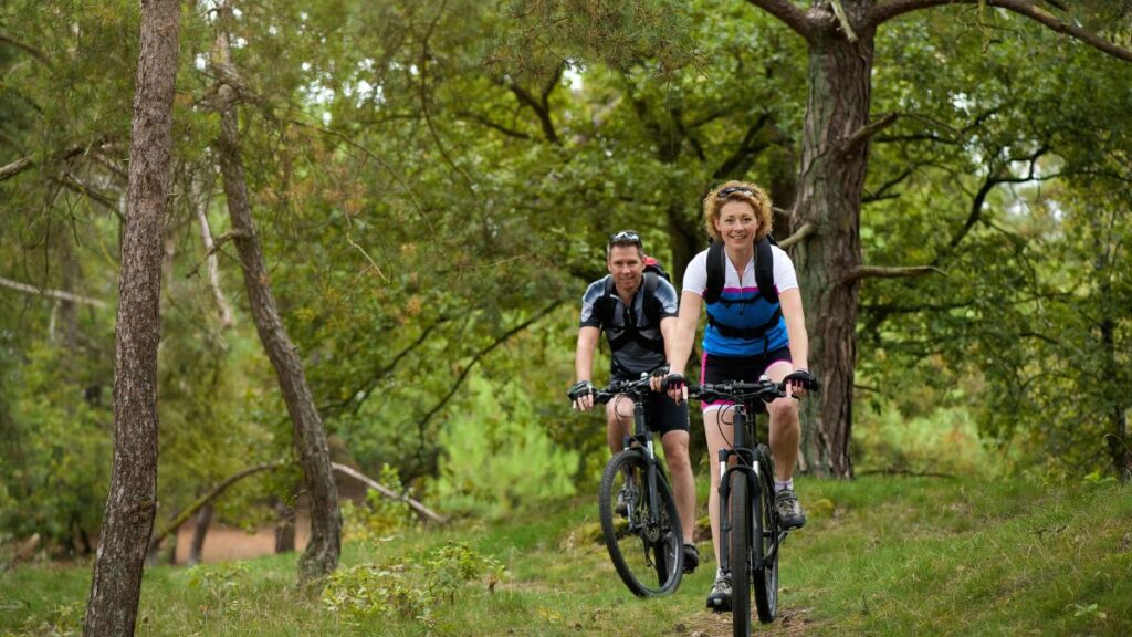 couple bike riding