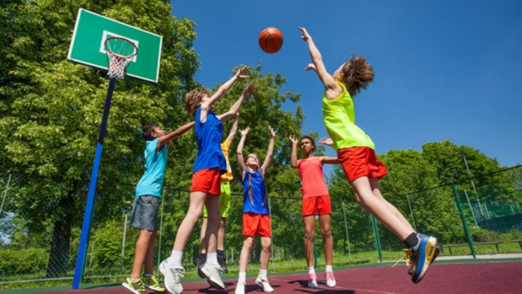 kids playing basketball