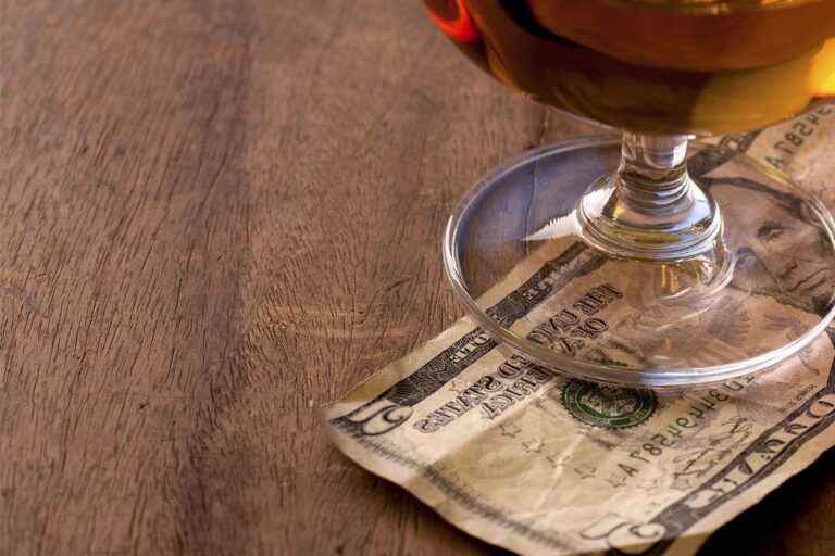 15 Places Where You’re Expected to Tip—But You Really Don’t Have To